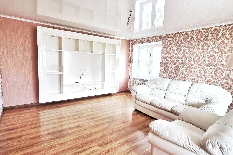 Продаётся 4-комнатная квартира, 100 м²