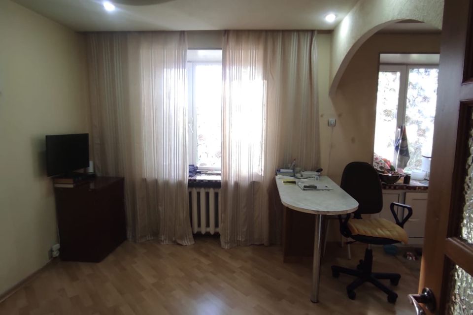 Продаётся 3-комнатная квартира, 51.8 м²