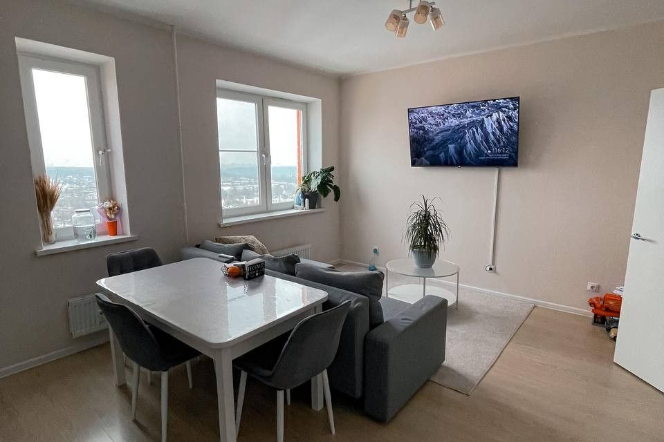Сдаётся 2-комнатная квартира, 62.3 м²