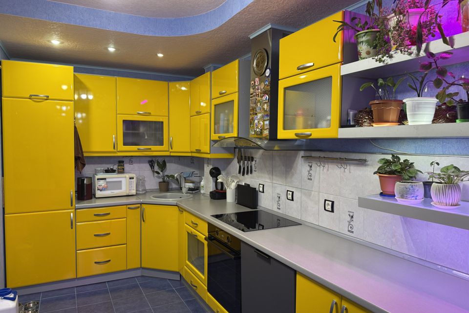Продаётся 3-комнатная квартира, 64 м²
