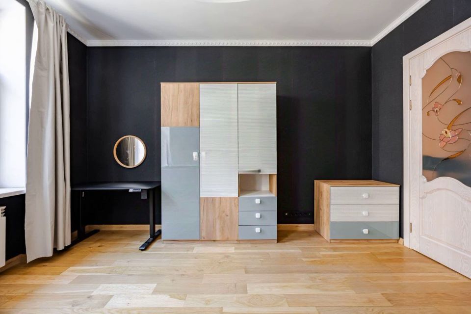 Продаётся 4-комнатная квартира, 105 м²