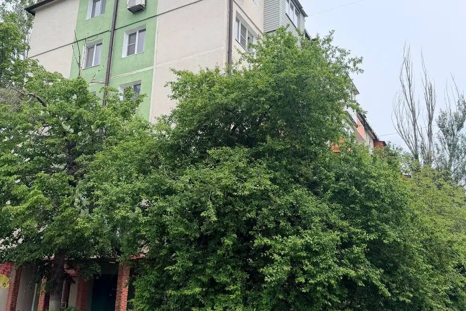 Продаётся 4-комнатная квартира, 59.9 м²