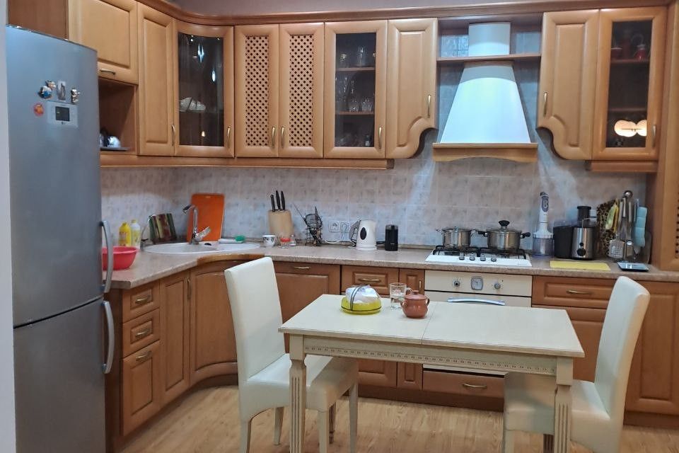 Продаётся 2-комнатная квартира, 65.4 м²