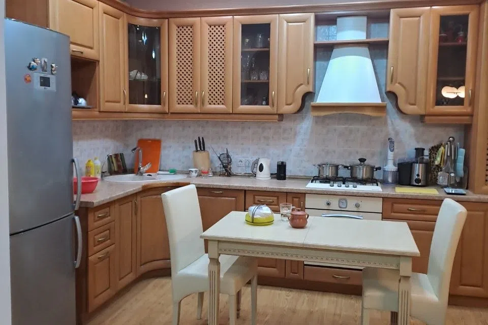 Продаётся 2-комнатная квартира, 65.4 м²