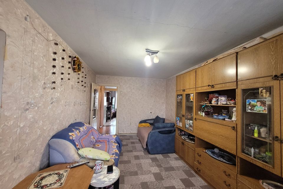 Продаётся 4-комнатная квартира, 63 м²