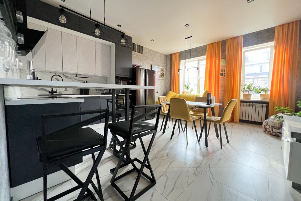Продаётся 2-комнатная квартира, 74.3 м²