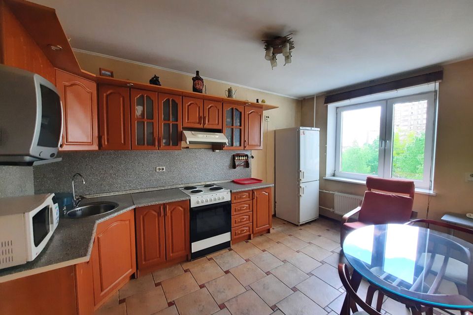 Продаётся 2-комнатная квартира, 75.8 м²