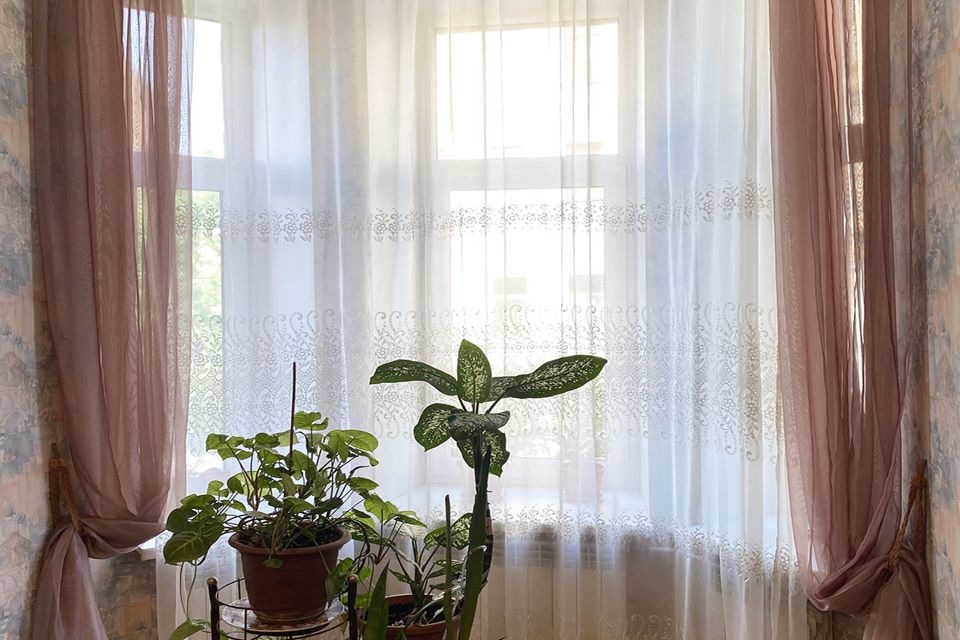 Продаётся 4-комнатная квартира, 107.7 м²