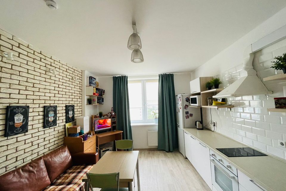 Продаётся 2-комнатная квартира, 77.3 м²