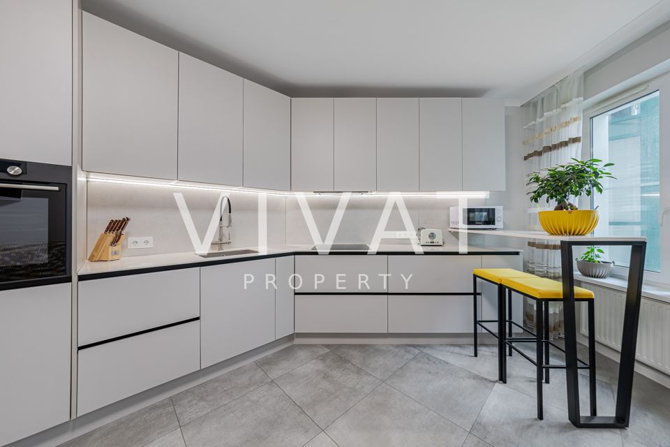 Продаётся 2-комнатная квартира, 65.6 м²