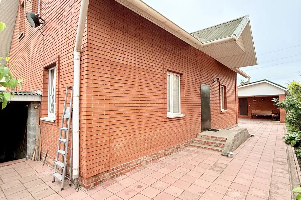 Продаётся 2-этажный дом, 211 м²
