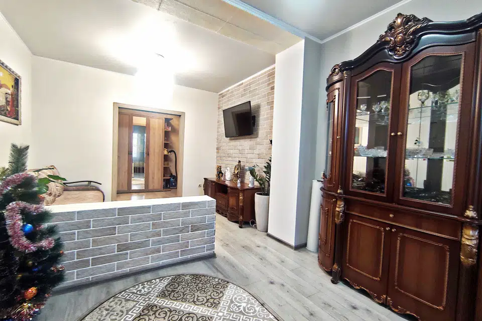 Продаётся 2-комнатная квартира, 69.5 м²
