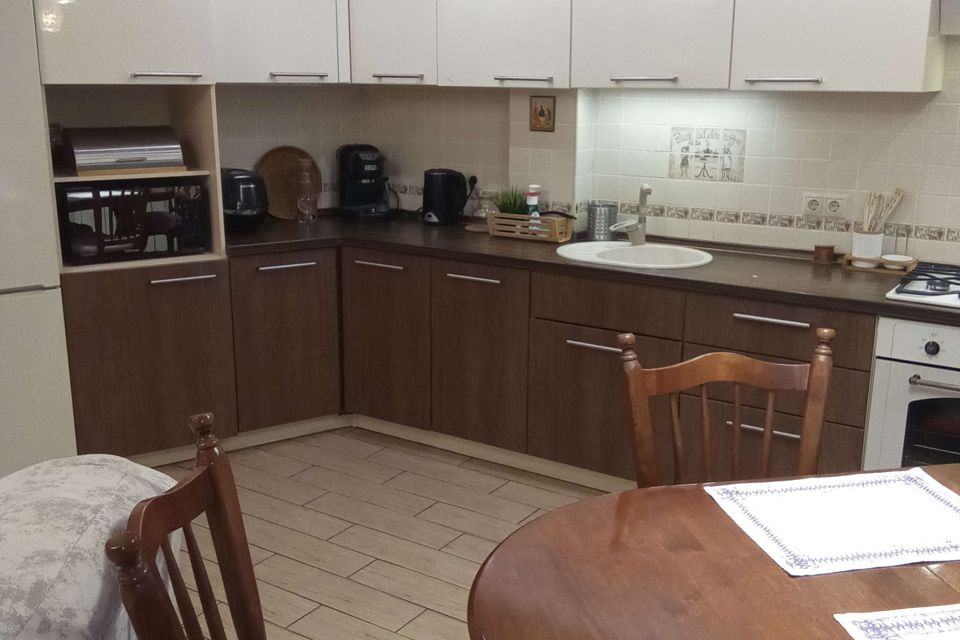 Продаётся 3-комнатная квартира, 77.2 м²