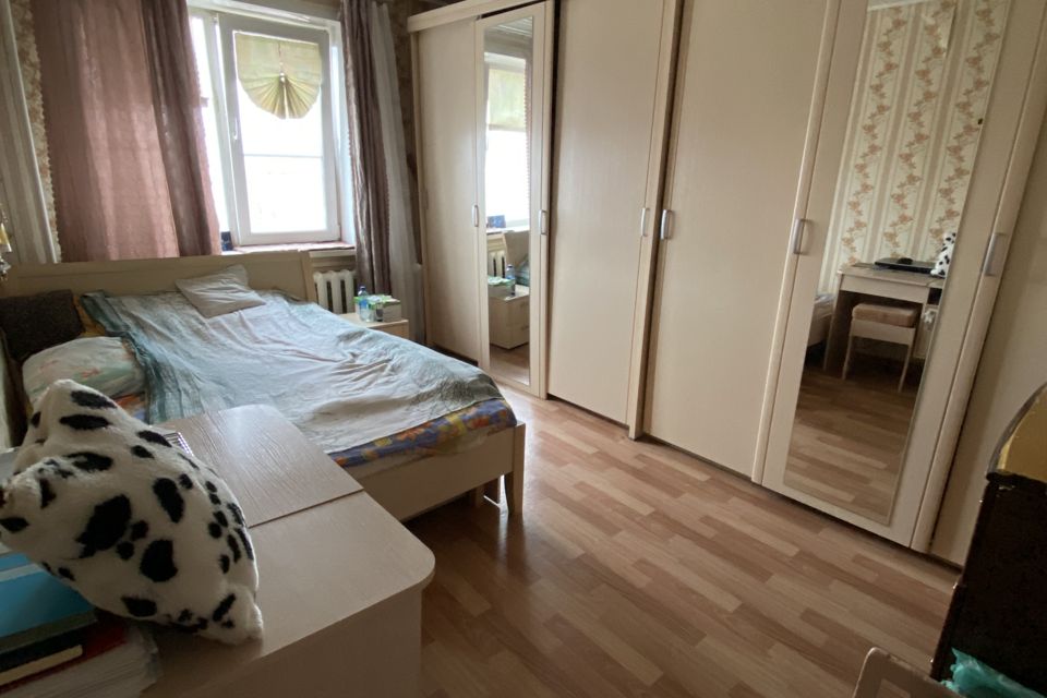 Продаётся 4-комнатная квартира, 70.9 м²