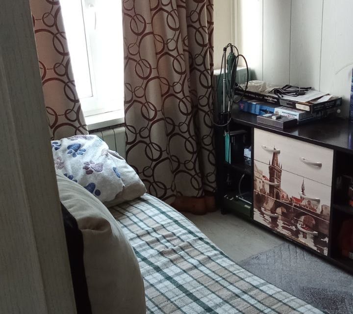 Продаётся 4-комнатная квартира, 49.3 м²