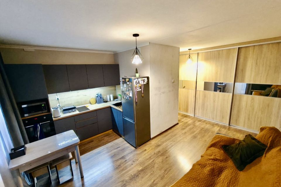 Продаётся 3-комнатная квартира, 56.4 м²