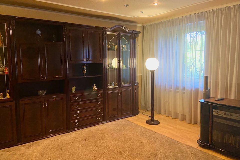 Продаётся 4-комнатная квартира, 107 м²