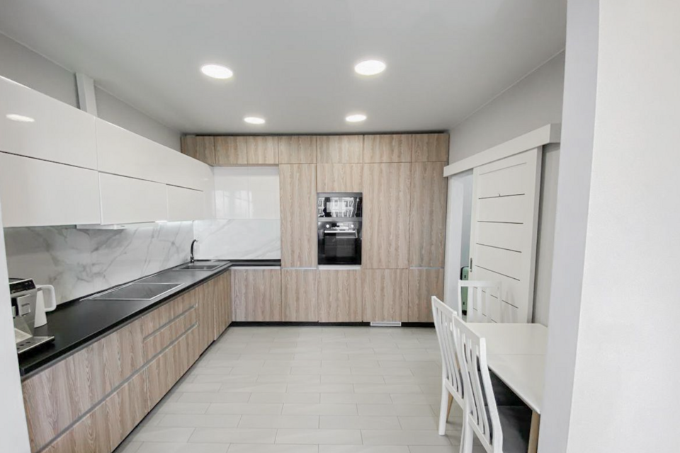 Продаётся 2-комнатная квартира, 55.8 м²