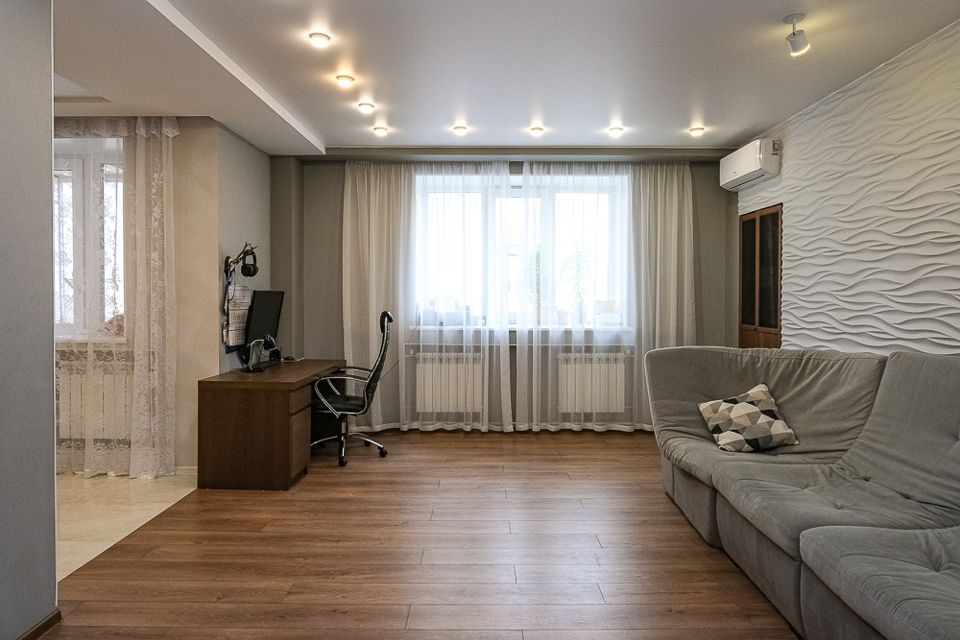 Продаётся 3-комнатная квартира, 105.2 м²