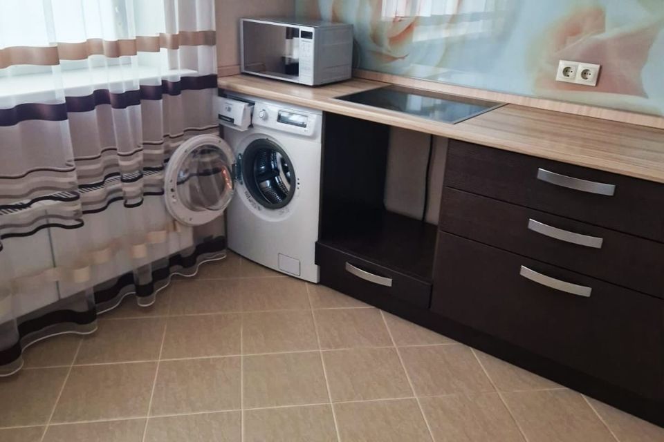 Сдаётся 1-комнатная квартира, 38 м²