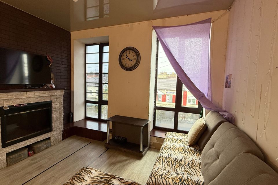 Продаётся 3-комнатная квартира, 50.7 м²