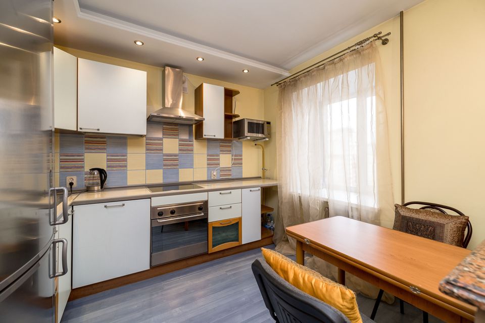Продаётся 1-комнатная квартира, 61.8 м²