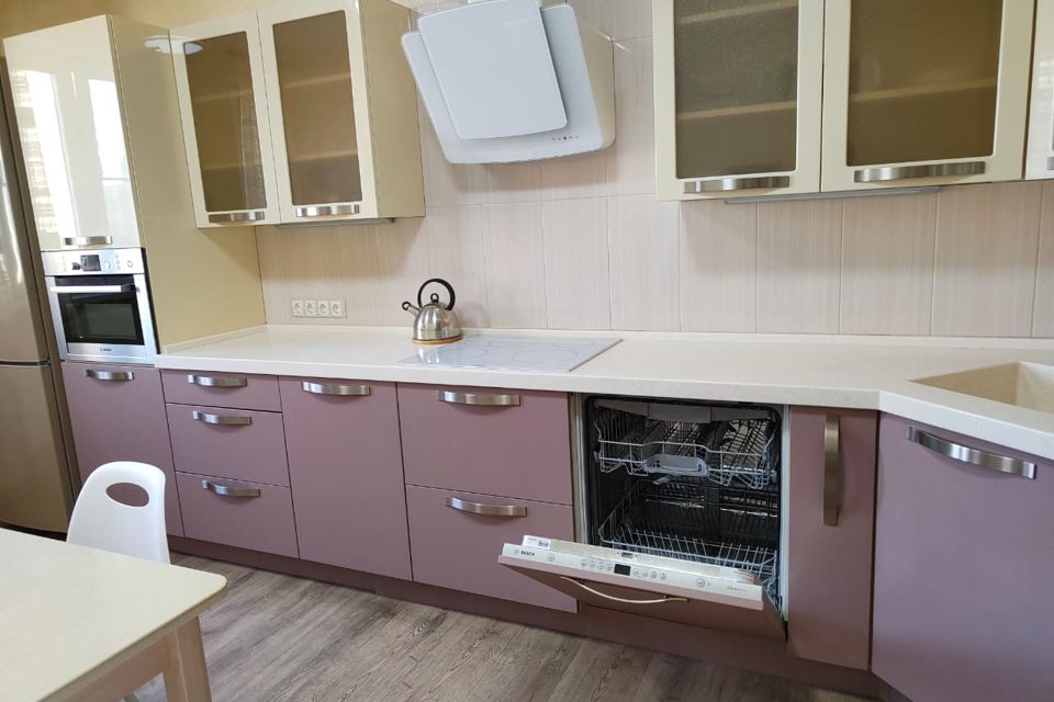 Сдаётся 2-комнатная квартира, 70 м²
