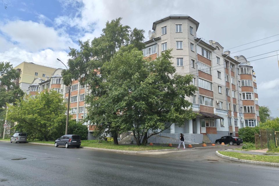 Продаётся 4-комнатная квартира, 161 м²