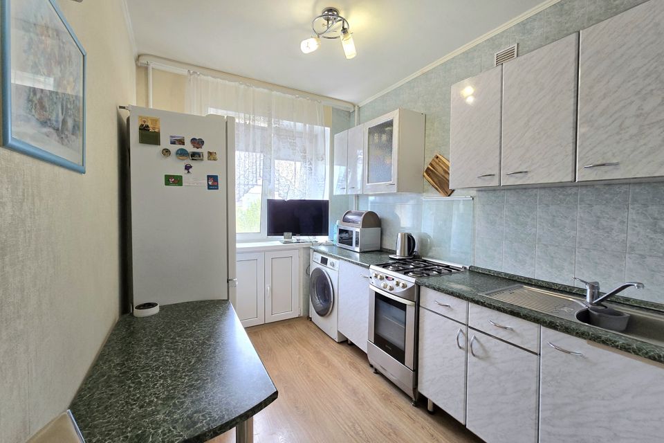Продаётся 3-комнатная квартира, 60.4 м²