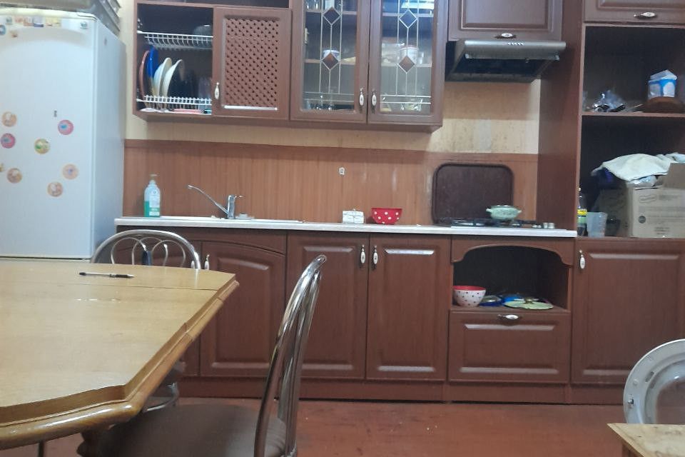 Продаётся 1-этажный дом, 200 м²