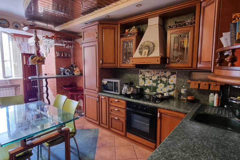 Продаётся 3-комнатная квартира, 92 м²