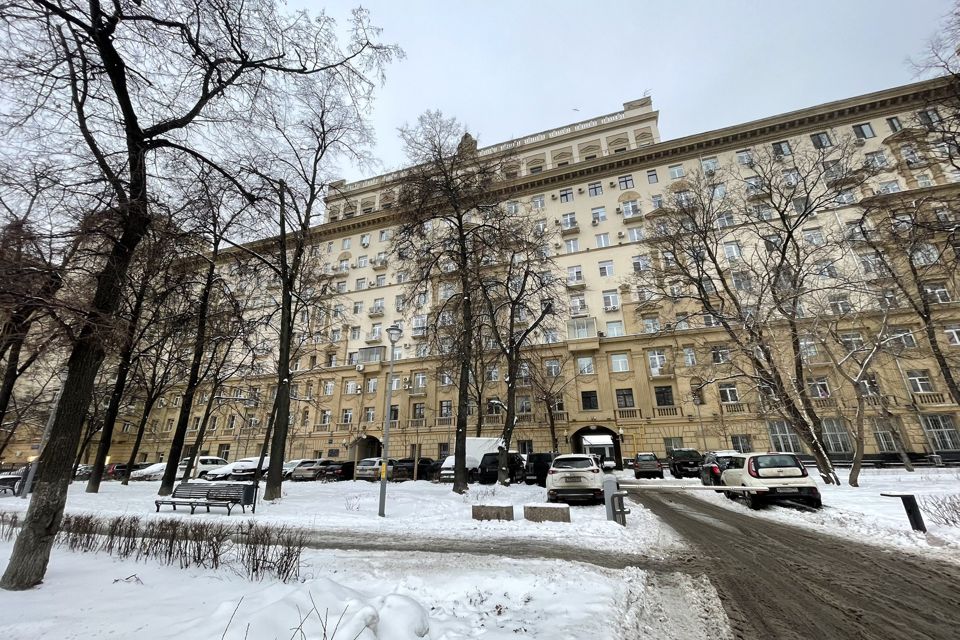 Продаётся 4-комнатная квартира, 105.8 м²