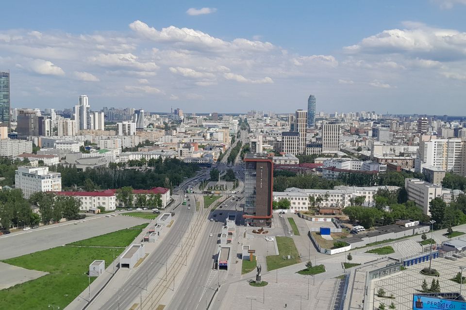 Продаётся 1-комнатная квартира, 61.8 м²