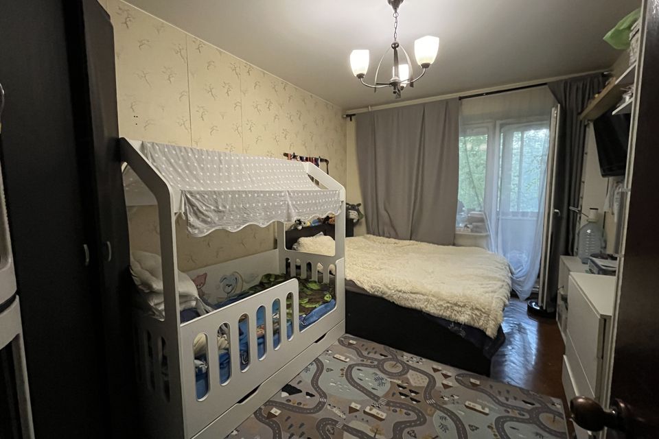 Продаётся 4-комнатная квартира, 76.9 м²
