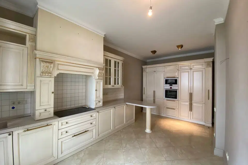 Продаётся 3-комнатная квартира, 109.4 м²