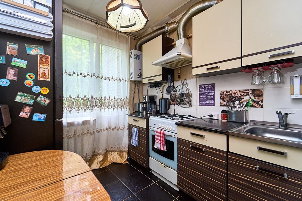 Продаётся 4-комнатная квартира, 68 м²