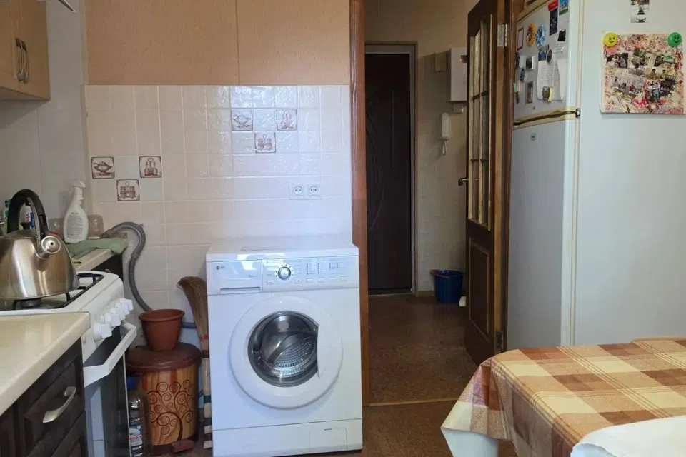 Продаётся 3-комнатная квартира, 65.8 м²