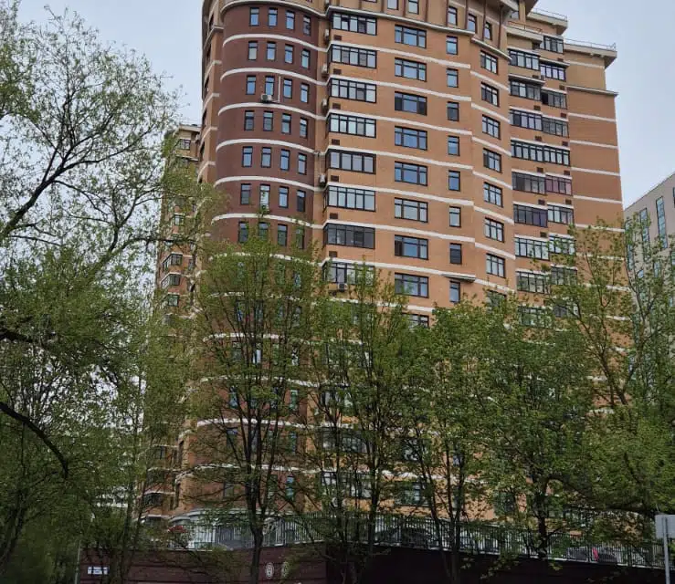 Продаётся 4-комнатная квартира, 140 м²