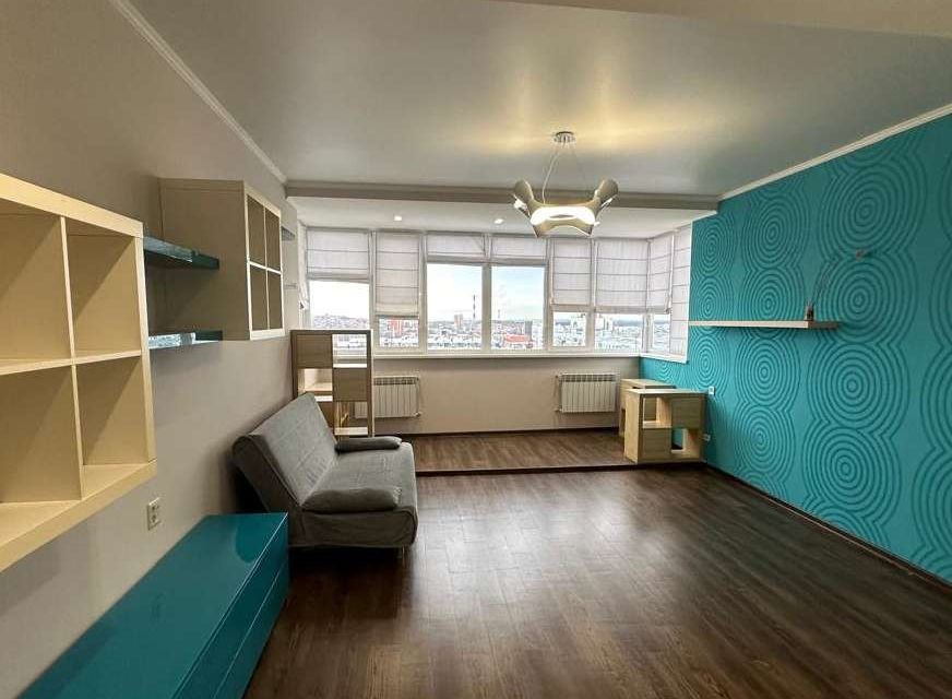 Продаётся 3-комнатная квартира, 122 м²