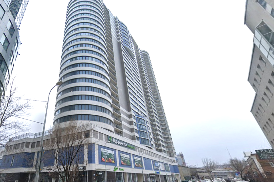 Продаётся 3-комнатная квартира, 150 м²