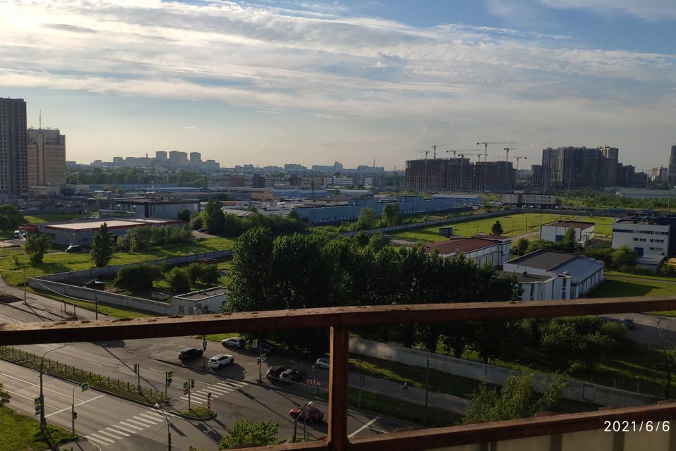 Продаётся 4-комнатная квартира, 168.9 м²