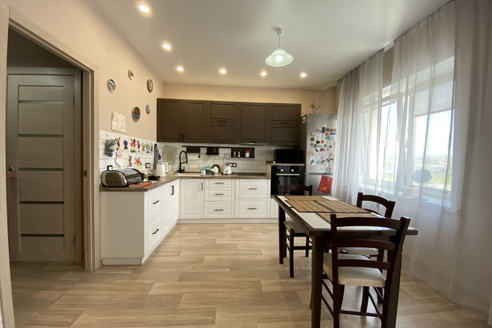 Продаётся 4-комнатная квартира, 81.9 м²