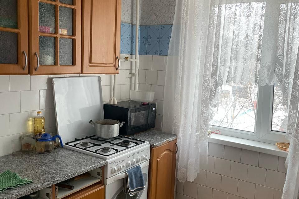 Продаётся 3-комнатная квартира, 48.5 м²