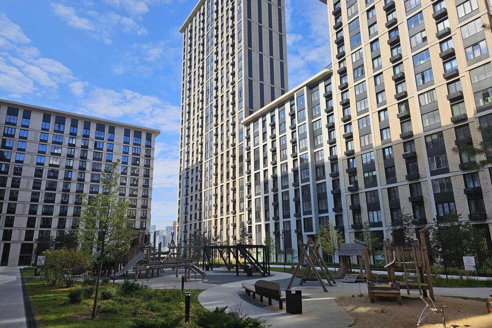Продаётся 3-комнатная квартира, 101.4 м²