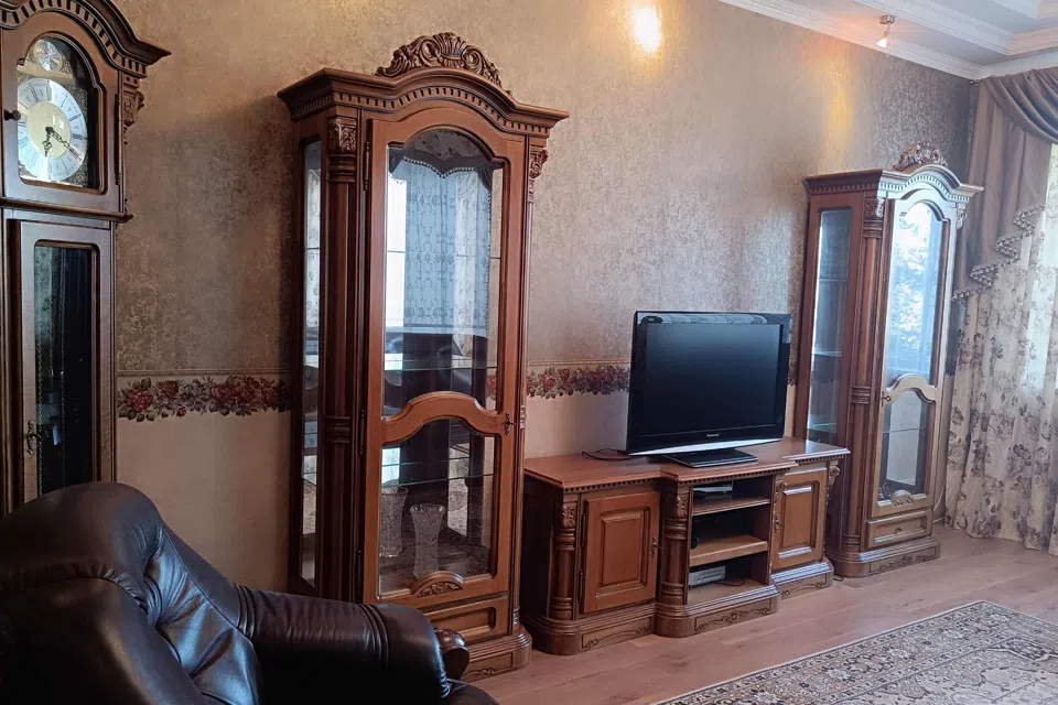 Продаётся 3-этажный дом, 281 м²