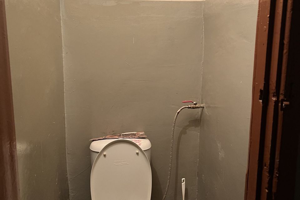 Продаётся 4 комнаты в 1-комн. квартире, 11.4 м²