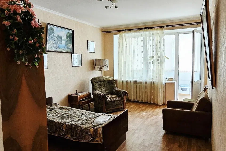 Продаётся 4-комнатная квартира, 82 м²