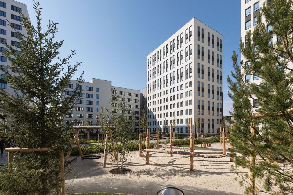 Продаётся 3-комнатная квартира, 111.7 м²