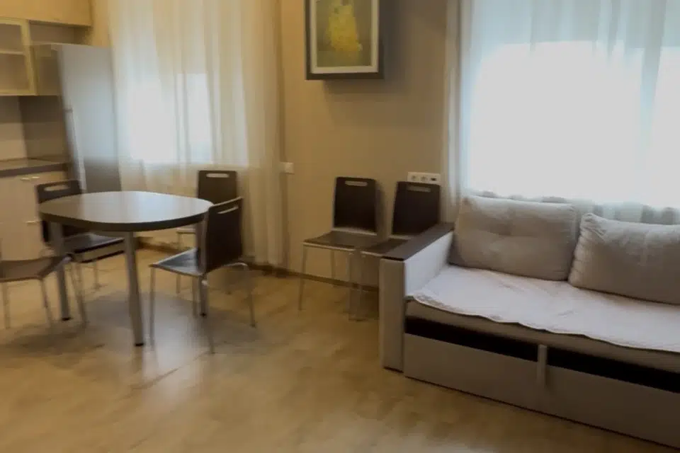 Продаётся 4-комнатная квартира, 102 м²
