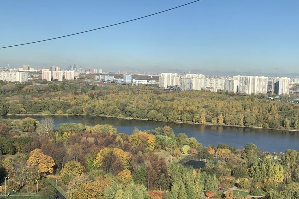 Продаётся 4-комнатная квартира, 100.7 м²